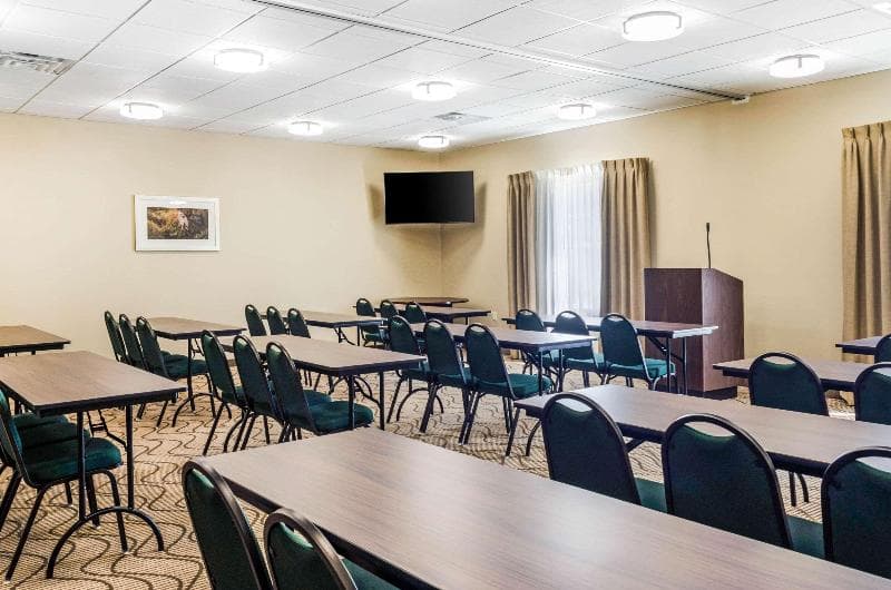 Mainstay Suites Hackberry Sportsman's Lodge photo 1
