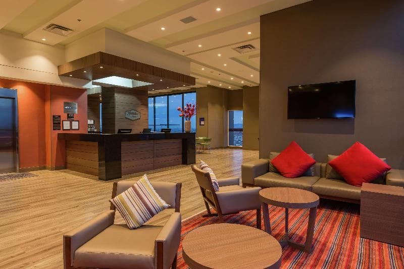 Hampton By Hilton Bogota Airport 2