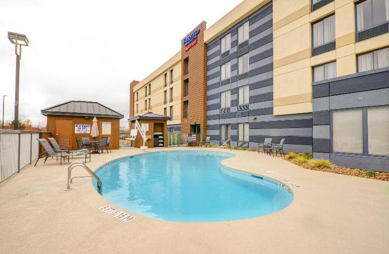 Holiday Inn Express Simpsonville 2