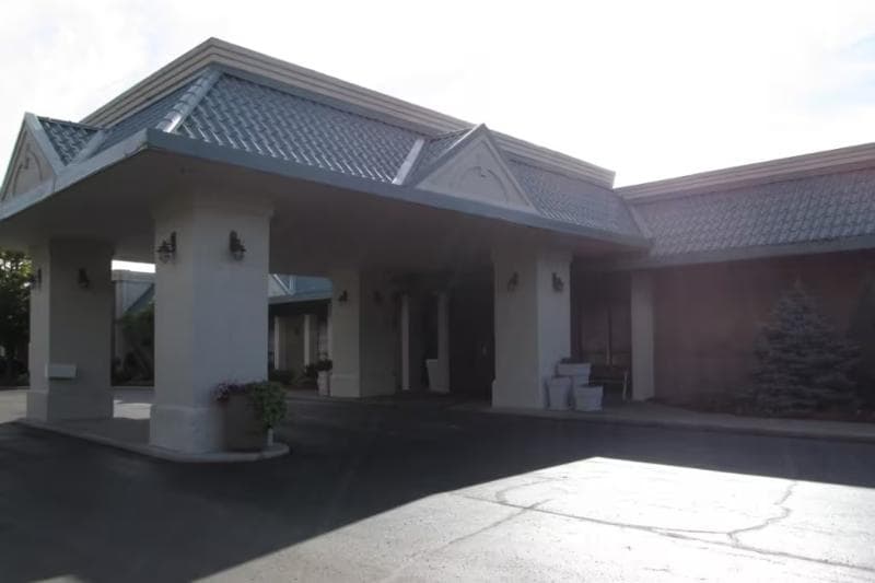 Ramada By Wyndham Alpena Hotel & Conference Center 3