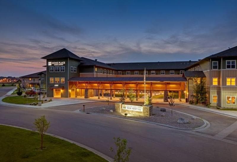 Clarion Hotel & Suites main