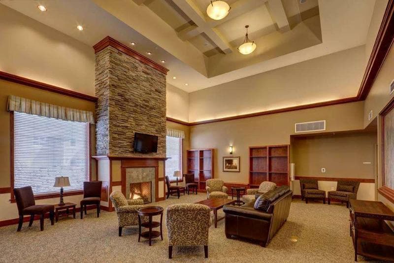 Clarion Hotel & Suites 2