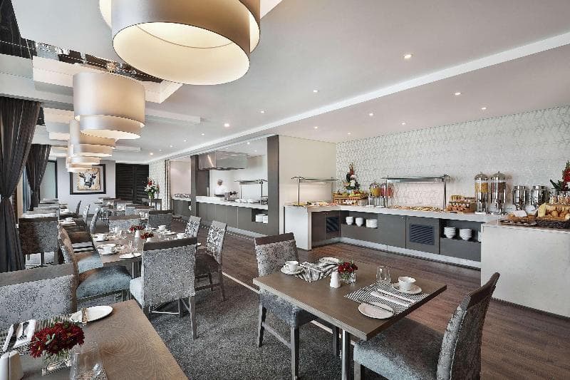 Legend Hotel Lagos Airport, Curio Collection by Hilton 3