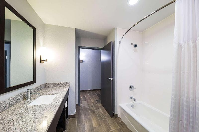 Comfort Inn & Suites Oklahoma City Near Bricktown 3