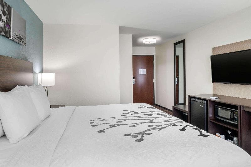 Sleep Inn & Suites 5