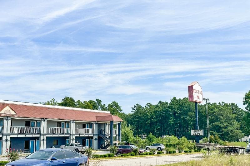 Executive Inn Ridgeway I-77 4