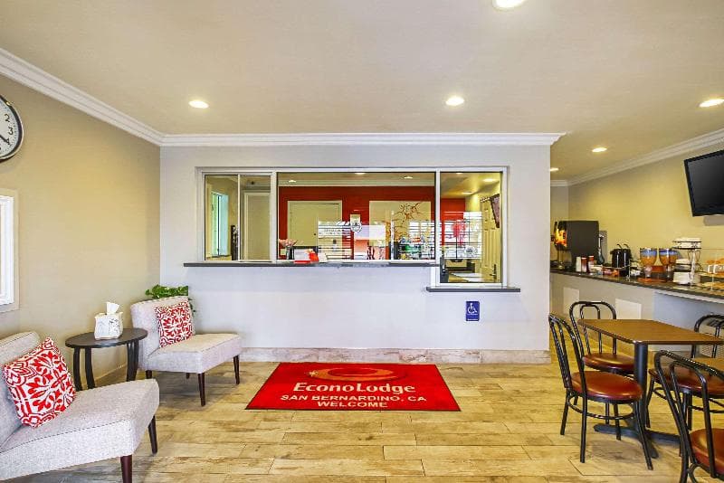 Econo Lodge San Bernardino I-215 4