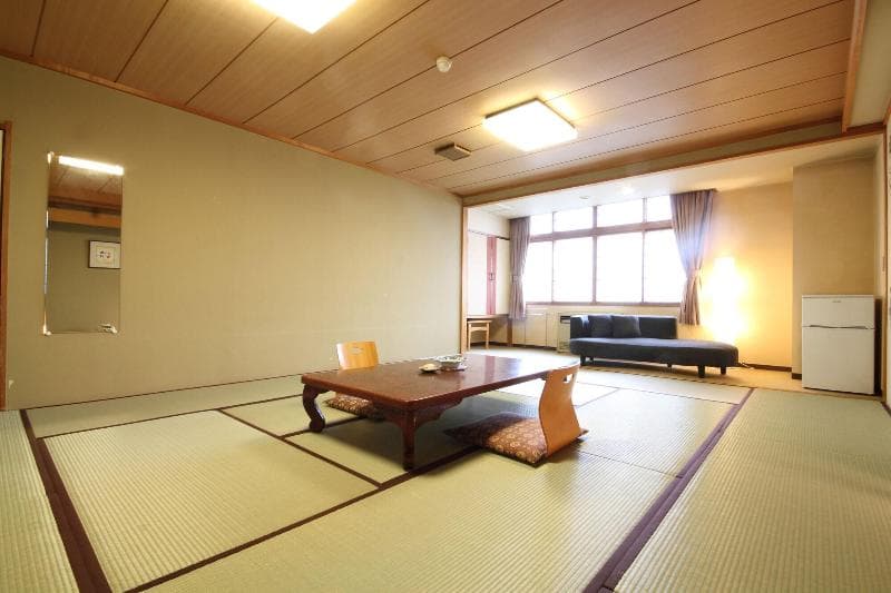Yutorelo Toyako photo 1