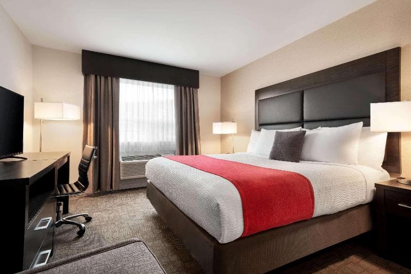 Days Inn By Wyndham 100 Mile House 3