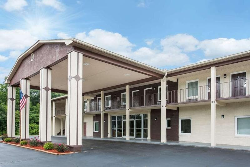 Econo Lodge 1