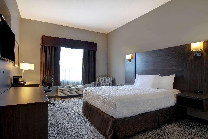Days Inn & Suites By Wyndham Warman Legends Centre 5
