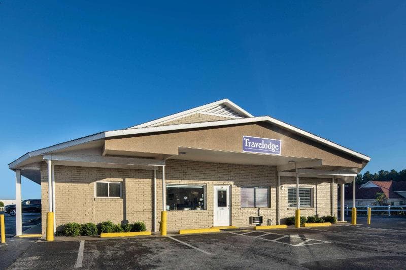 Travelodge By Wyndham Orangeburg 4