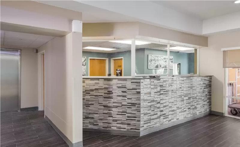Bay Inn & Suites Foley 5