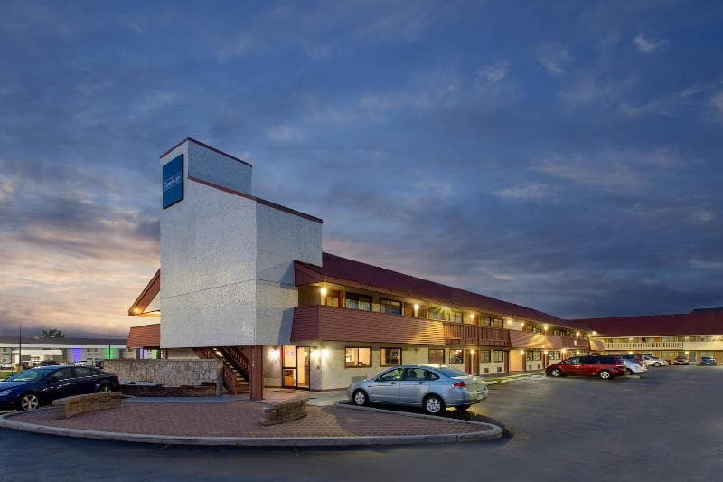 Travelodge By Wyndham Chicago - South Holland photo 1