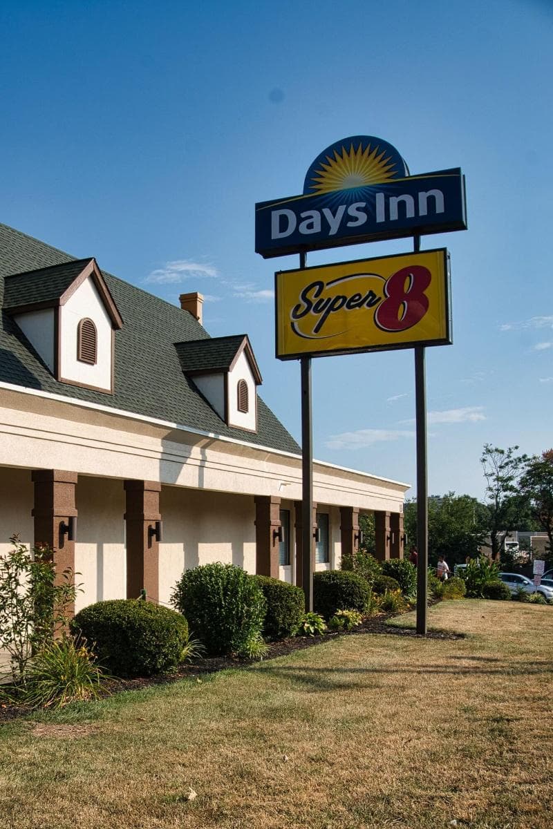 Super 8 By Wyndham Alexandria/Washington D.C. Area 4