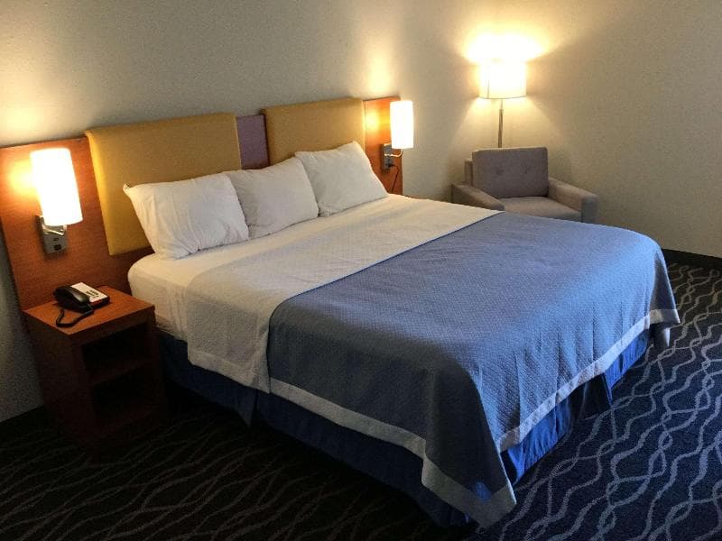 Days Inn & Suites By Wyndham Cincinnati North 2