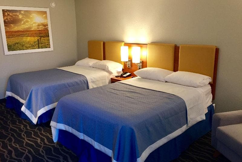 Days Inn & Suites By Wyndham Cincinnati North 3