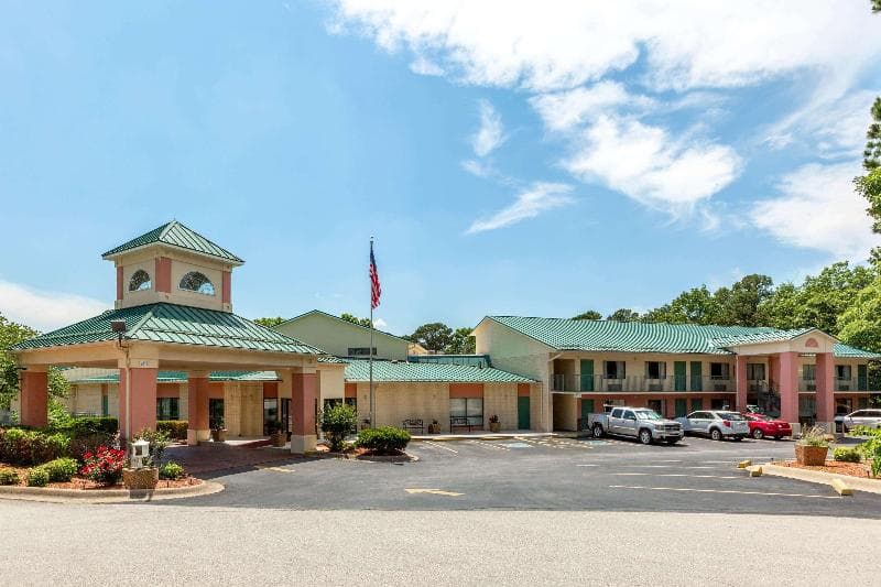 Super 8 by Wyndham Eureka Springs 2