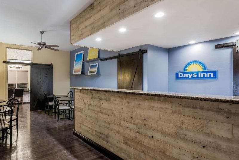 Days Inn & Suites By Wyndham Lodi 5