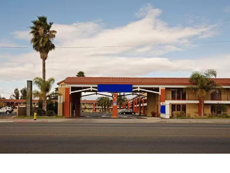 Days Inn By Wyndham Hemet 5