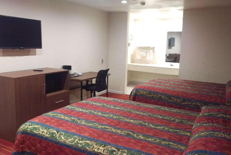 Days Inn By Wyndham Hemet 4