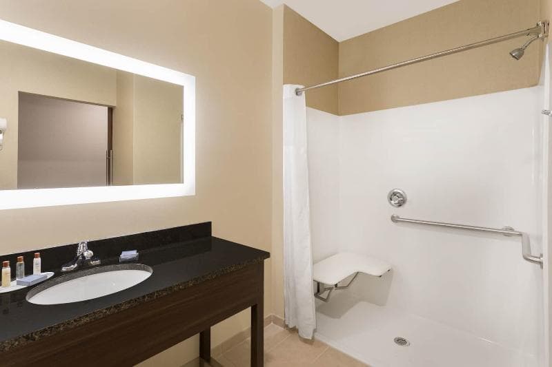 Fairfield Inn & Suites By Marriott Asheville Airpo 3
