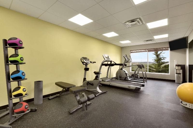 Fairfield Inn & Suites Airdrie 3