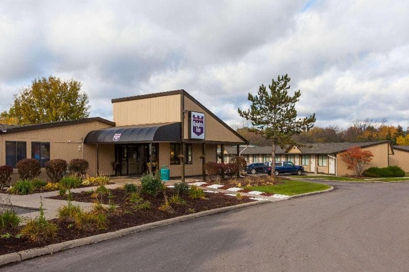 Knights Inn Flint 2
