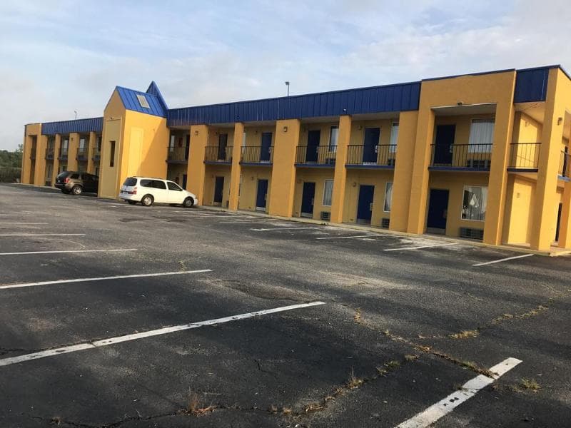 Knights Inn Lumberton photo 1