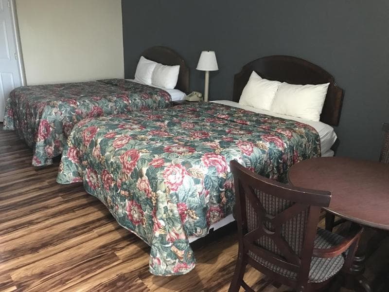 Knights Inn Lumberton 4