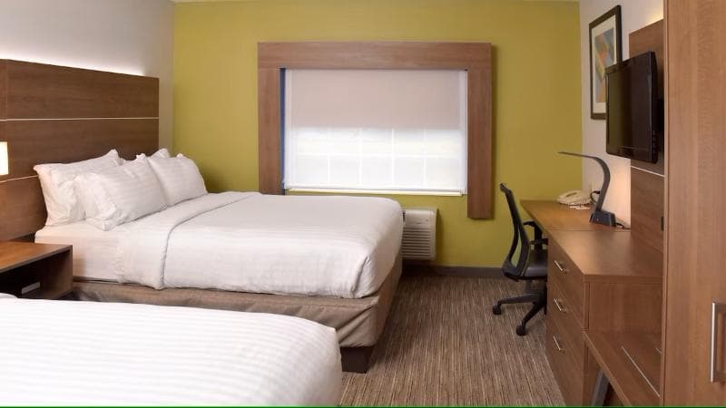Holiday Inn Express Mt. Pleasant - Scottdale photo 1
