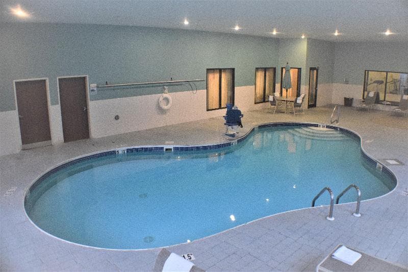 Holiday Inn Express Newell-Chester Wv photo 1