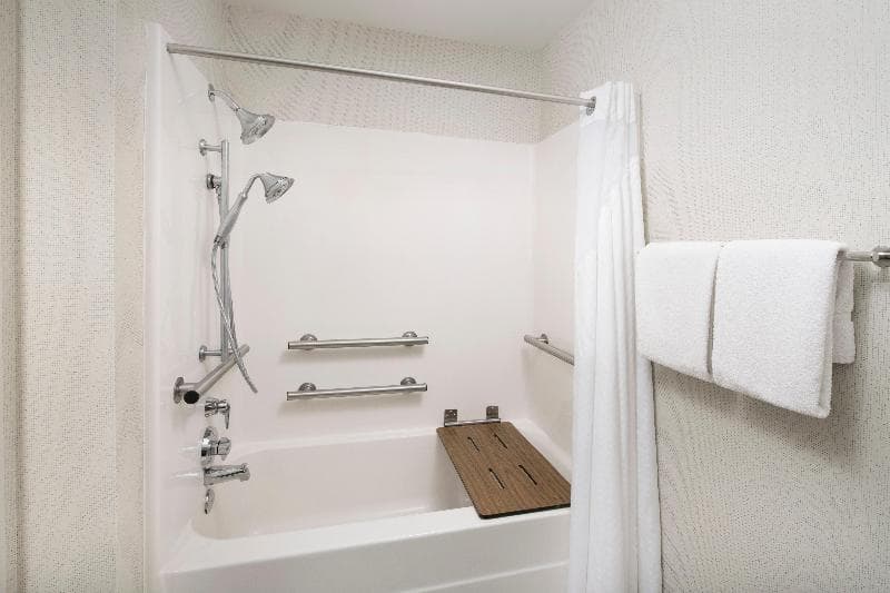 Holiday Inn Express Knoxville-Strawberry Plains 3