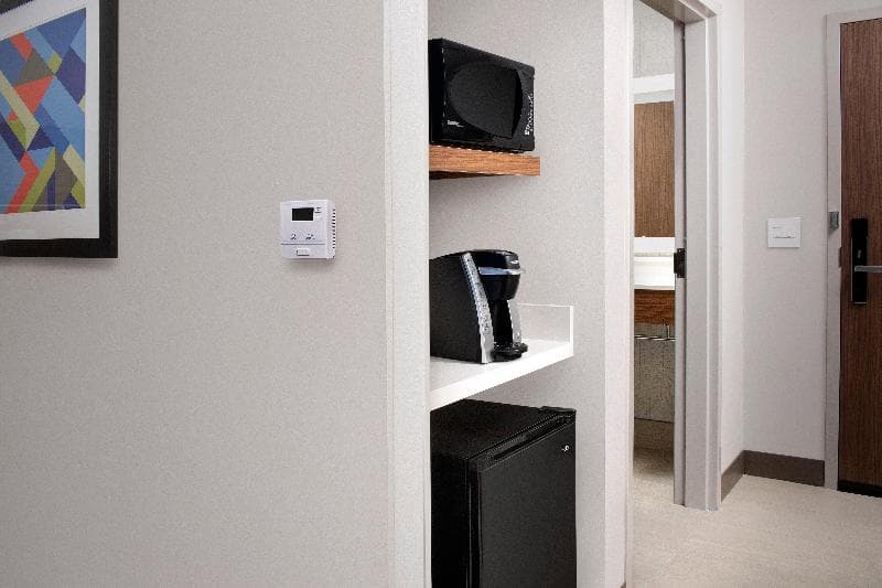 Holiday Inn Express Knoxville-Strawberry Plains 5