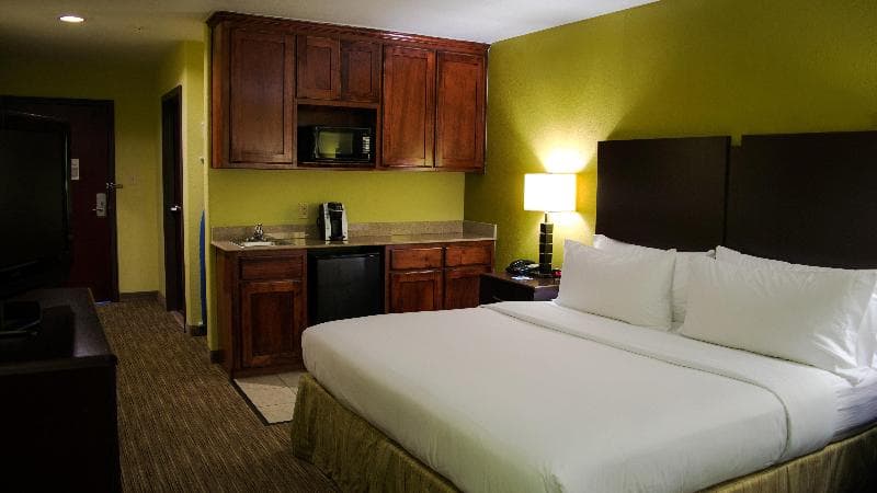 Holiday Inn Express And Suites Waller 4