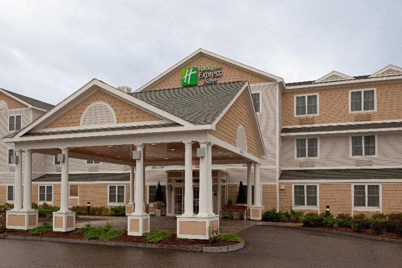 Holiday Inn Express & Suites Rochester 5