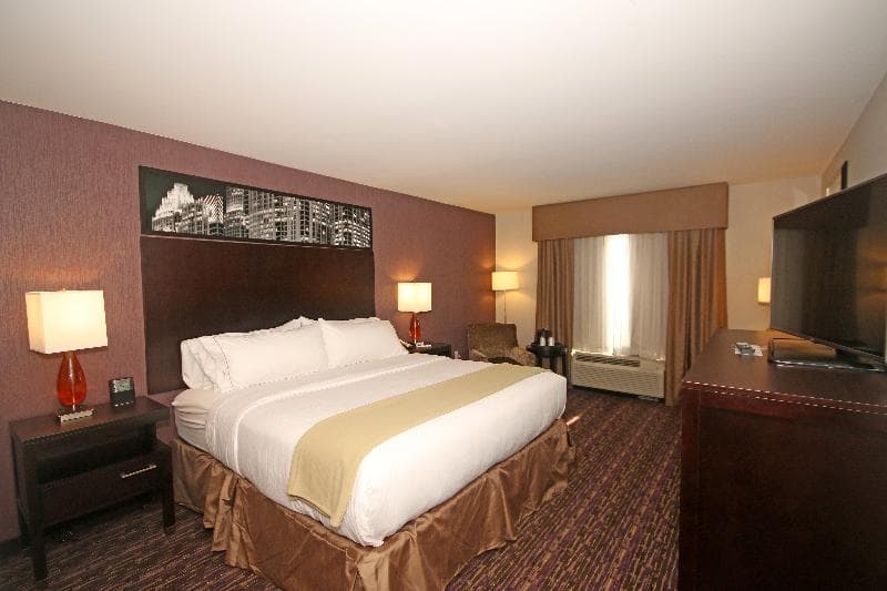 Holiday Inn Express And Suites Charlotte North 2