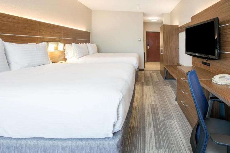 Holiday Inn Express And Suites Dallas - Grand Prai 3