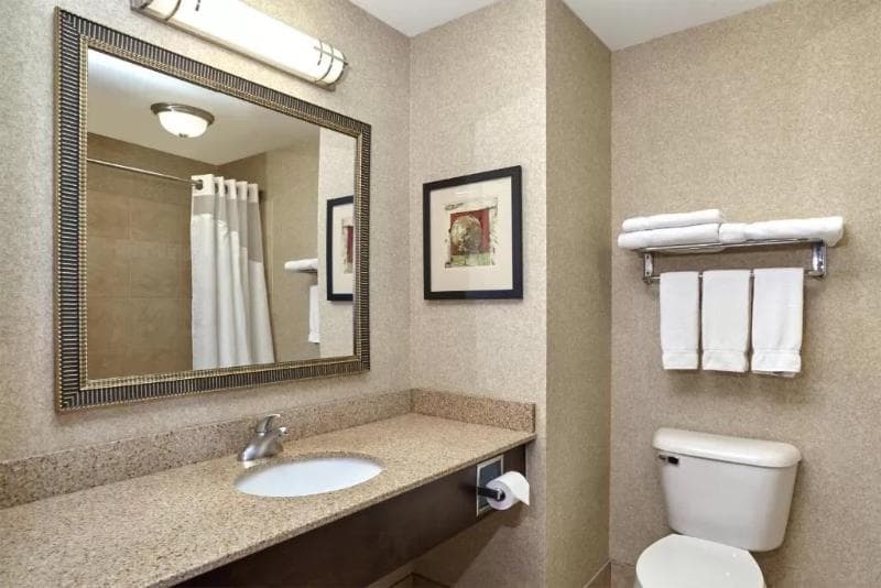 Holiday Inn Express And Suites Madison-Verona 3