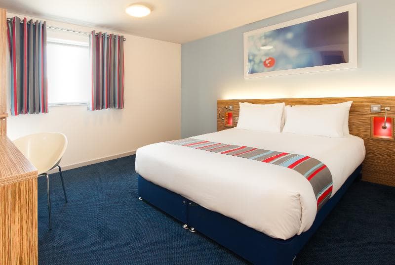 Travelodge Birmingham Fort Dunlop 3