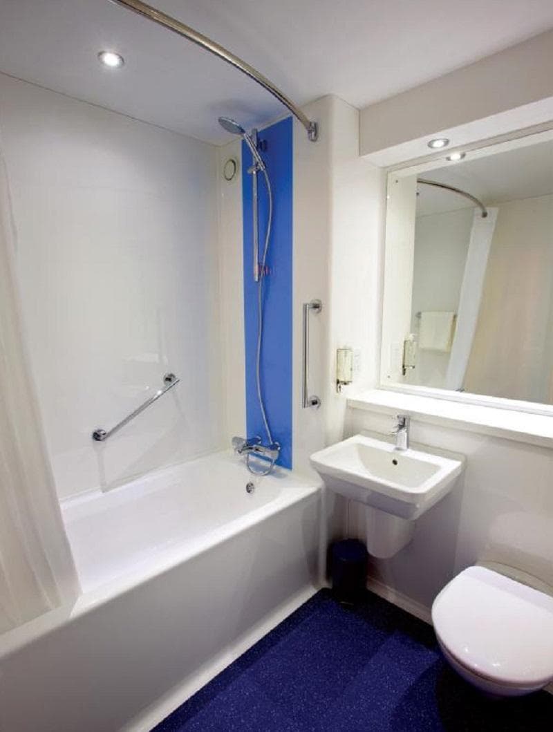 Travelodge Chertsey 3