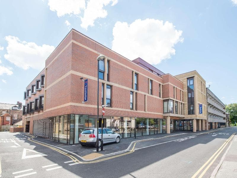 Travelodge Harrogate West Park 2