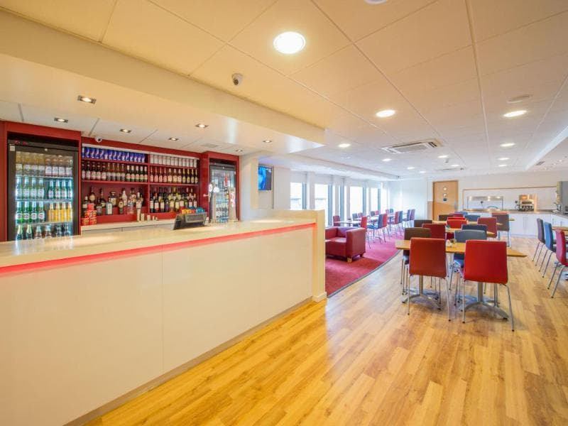 Travelodge Harrogate West Park 3