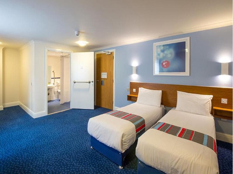 Travelodge Northampton Wootton 4