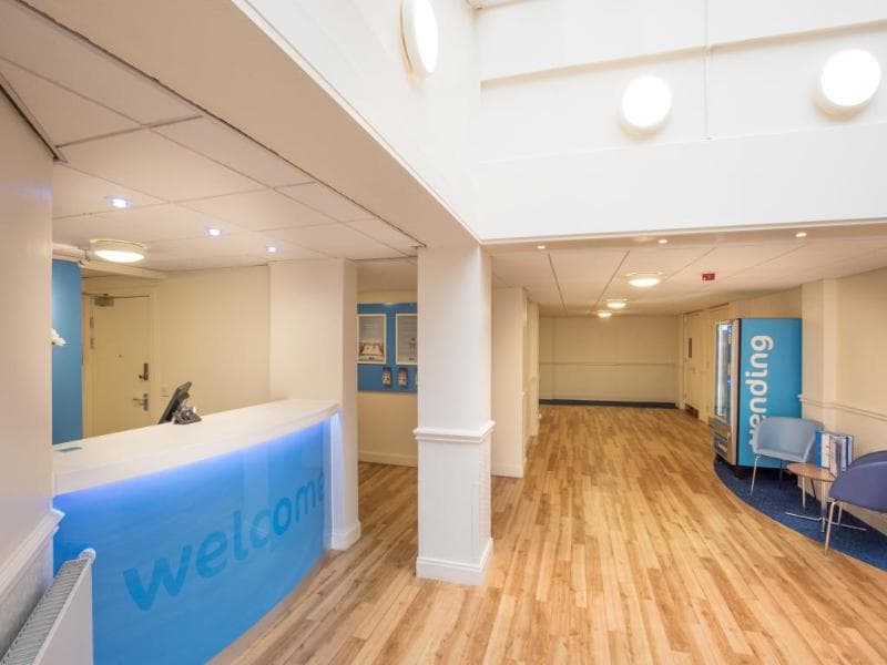 Travelodge Perth Central 3
