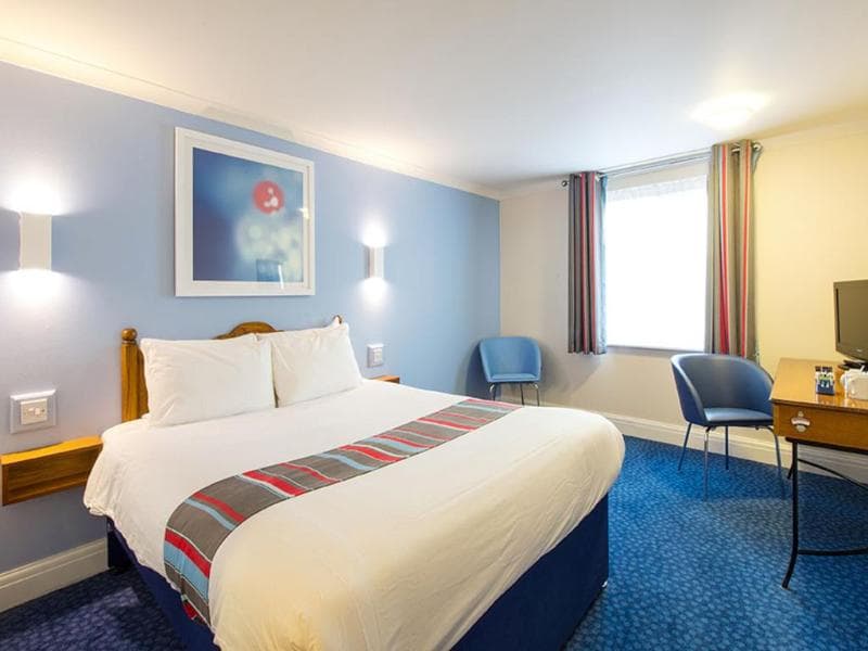 Travelodge Perth Central 4