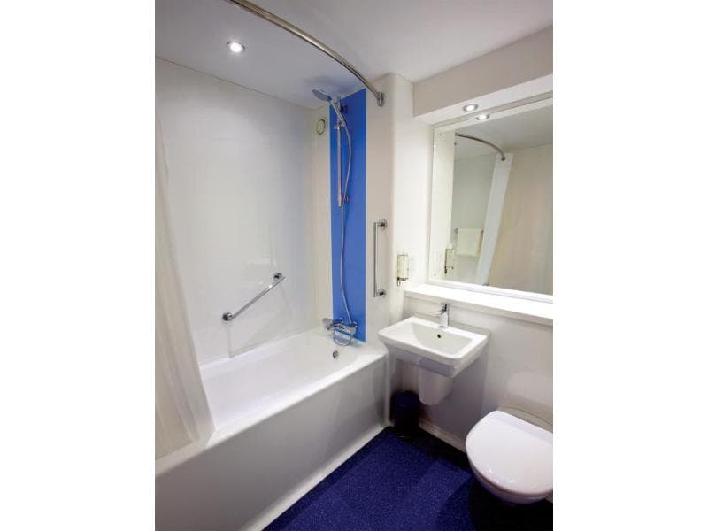 Travelodge Widnes 5