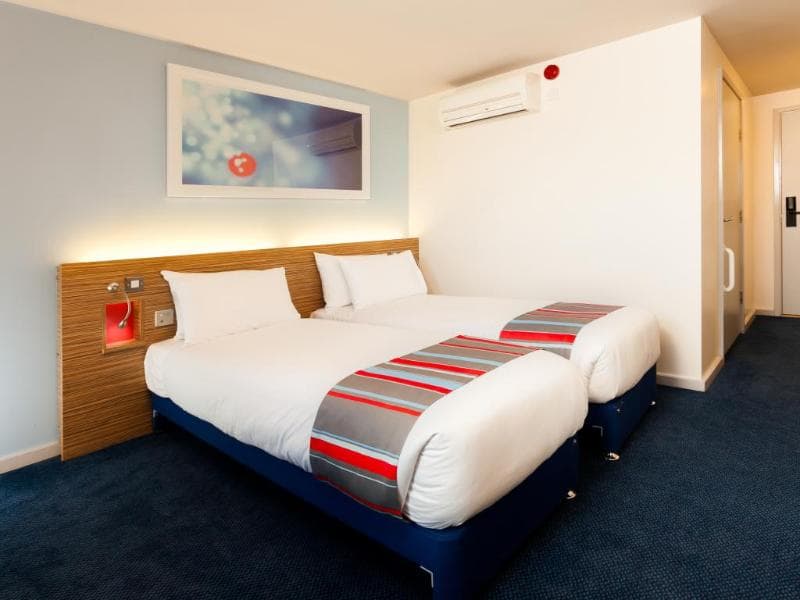 Travelodge Winnersh Triangle 4