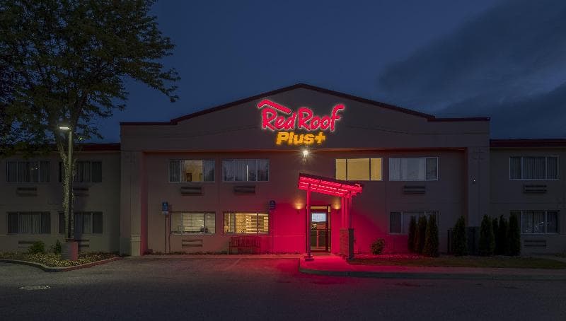 Red Roof Plus+ Poughkeepsie 5