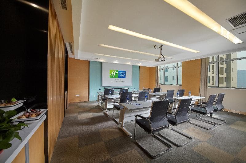 Holiday Inn Express Tangshan Downtown 4